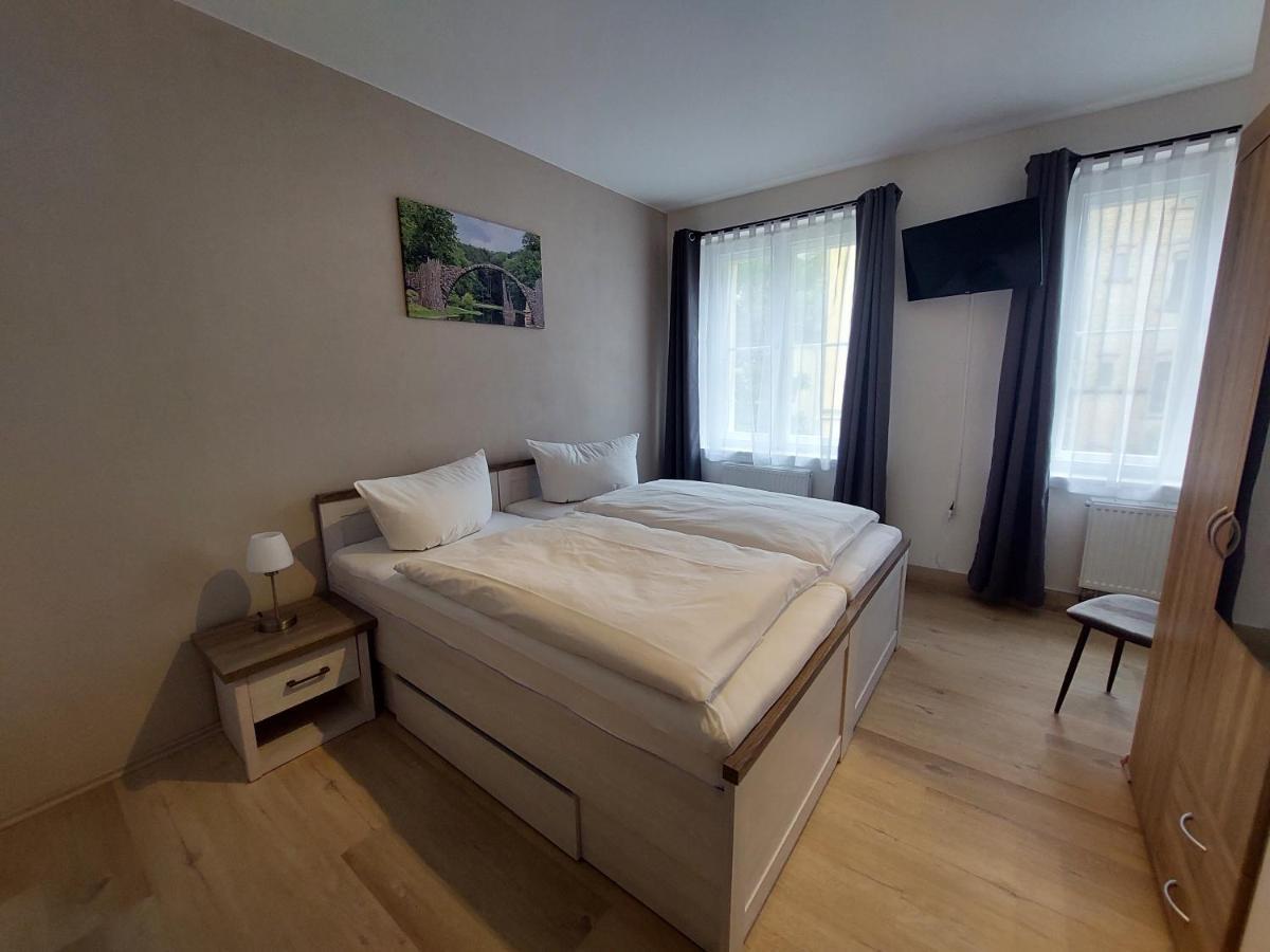 Pension Am Park Бад-Мускау Екстер'єр фото